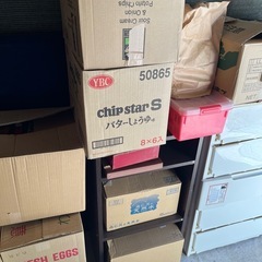 大量の本　漫画本や小説　雑誌や古本等の画像