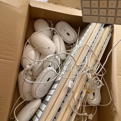 Apple キーボード&マウスの画像