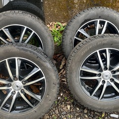 スタッドレスタイヤホイールセットの画像