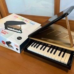 カワイ ミニ グランドピアノの画像