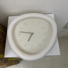 掛け時計2個の画像