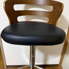 【昇降式カウンターチェア／バーチェア】木目×ブラック 座面高さ調整可（61〜81cm）の画像