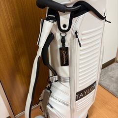 テイラーメイド　ゴルフバック
の画像