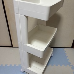 キャスター付きワゴン　収納の画像