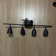 IKEAシーリングライトの画像