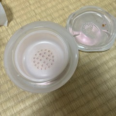 陶器の入れ物　の画像