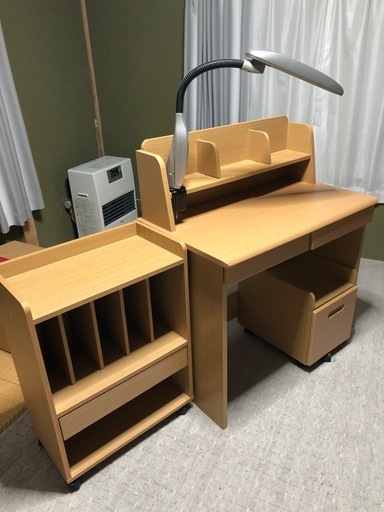 お子さま用に◎ 学習机＋棚セット（机上部取り外し可／椅子おまけ可