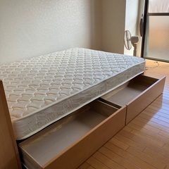 フランスベッド　クイーンサイズフレーム＋社外製マットレス　セットの画像