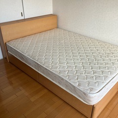 フランスベッド　クイーンサイズフレーム＋社外製マットレス　セットの画像
