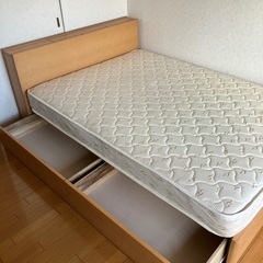 フランスベッド　クイーンサイズフレーム＋社外製マットレス　セットの画像