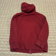 ユニクロ 裏ボア ジップアップパーカー 赤 140サイズの画像