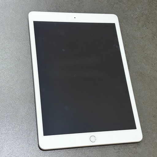iPad 第七世代　32GB　セルラーモデル