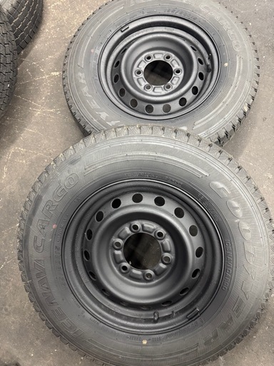 ハイエースタイヤホイールセット　中古 195/80R15