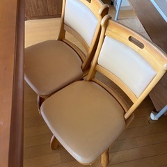 リビング テーブル、椅子セットの画像