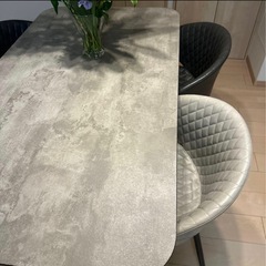 美品　ダイニングテーブルの画像