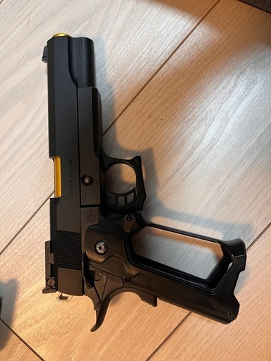 HI-CAPA5.1 カスタム有り！
予備マガジン付き！