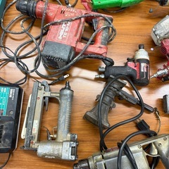 お得‼️電動工具など まとめ売り！ ドリル ドライバー カンナ エアー工具の画像