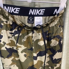 Nike ナイキ　DRI-FIT ドライフィット　カモフラージュ 迷彩柄　ハーフパンツ　ショートパンツ　サイズM  カーキ系 迷彩の画像
