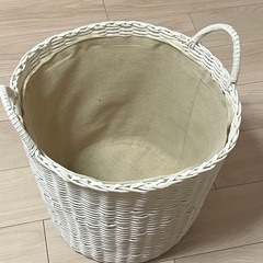 【お譲りします】ランドリーバスケット　白の画像