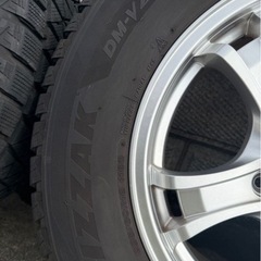 ランクル200 lx570スタッドレスタイヤホイールセットの画像