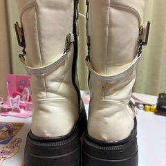 ホワイト　厚底ショットカートブーツ　地雷系の画像