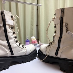 ホワイト　厚底ショットカートブーツ　地雷系の画像