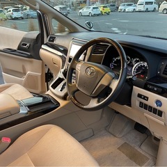 ヴェルファイア内装
の画像