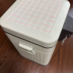【金属製ゴミ箱】使用感あり／動作確認済み／価格交渉可の画像