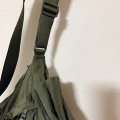 ユニクロ多機能ショルダーバッグの画像