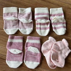 テネリータ　ベビー靴下、スタイ　5点セットの画像