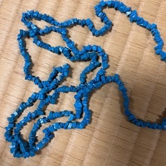 青いビーズ　ロングネックレス ネックレス　ブルー系　ターコイズの画像