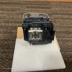 【美品】EPSON EH-TW6700W 本体・付属品・汎用ランプセットの画像