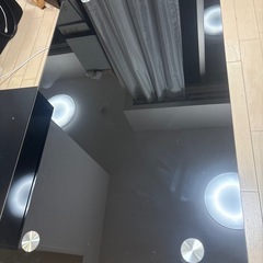 ガラス製ローテーブルの画像