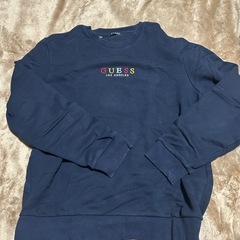 GUESS トレーナーの画像