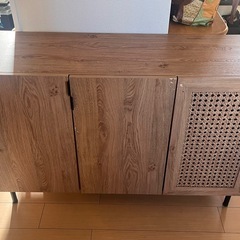 LOWYA（ロウヤ） サイドボード／キャビネット 木目調 ラタン風扉の画像
