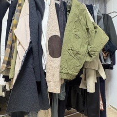 【無料】ハンガーラック（2段・キャスター付き）の画像