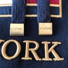 TOMMY HILFIGER メンズ　パーカー　M 美品の画像