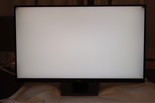27型4Kモニターとモニターアーム