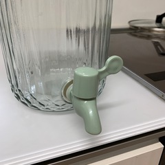 無料　ガラス製のコック付入れ物の画像