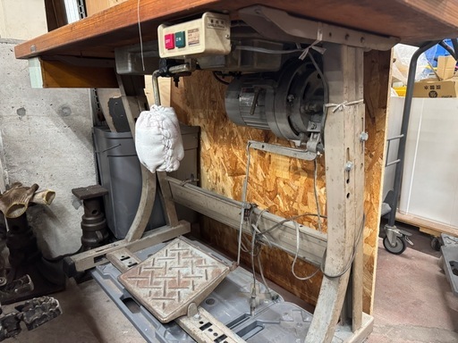 大型ミシン 100v 三菱電機 DB-130E