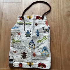 昆虫柄2歳児エプロンの画像