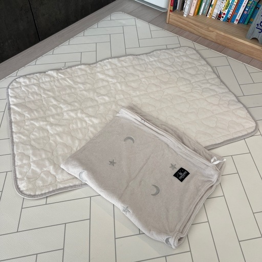 【美品】Aprica ココネルエアーAB　ホワイトベージュ