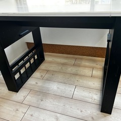 ニトリのダイニングテーブルの画像