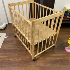 ベビーベッドの画像