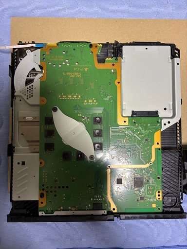SSD換装　プレイステーション4 CUH-1200A  分解清掃済み　ソフト付き
