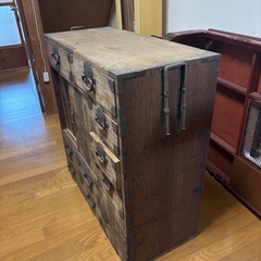 桐のタンスの画像