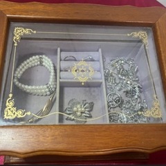 本日連絡くれた人には安くします　ジュエリーボックスの画像