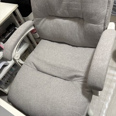 デスクチェア オットマン付き ライトグレー(グレージュ)の画像