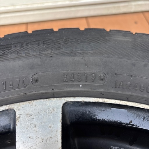 タイヤスタッドレス235/55R18ダンロップ