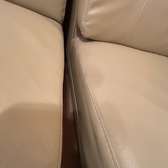 合皮のソファーの画像